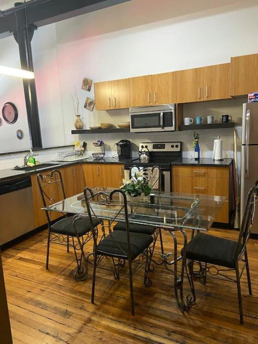 Charming 2 Bedroom Apartment Near Vcu Ричмонд Экстерьер фото
